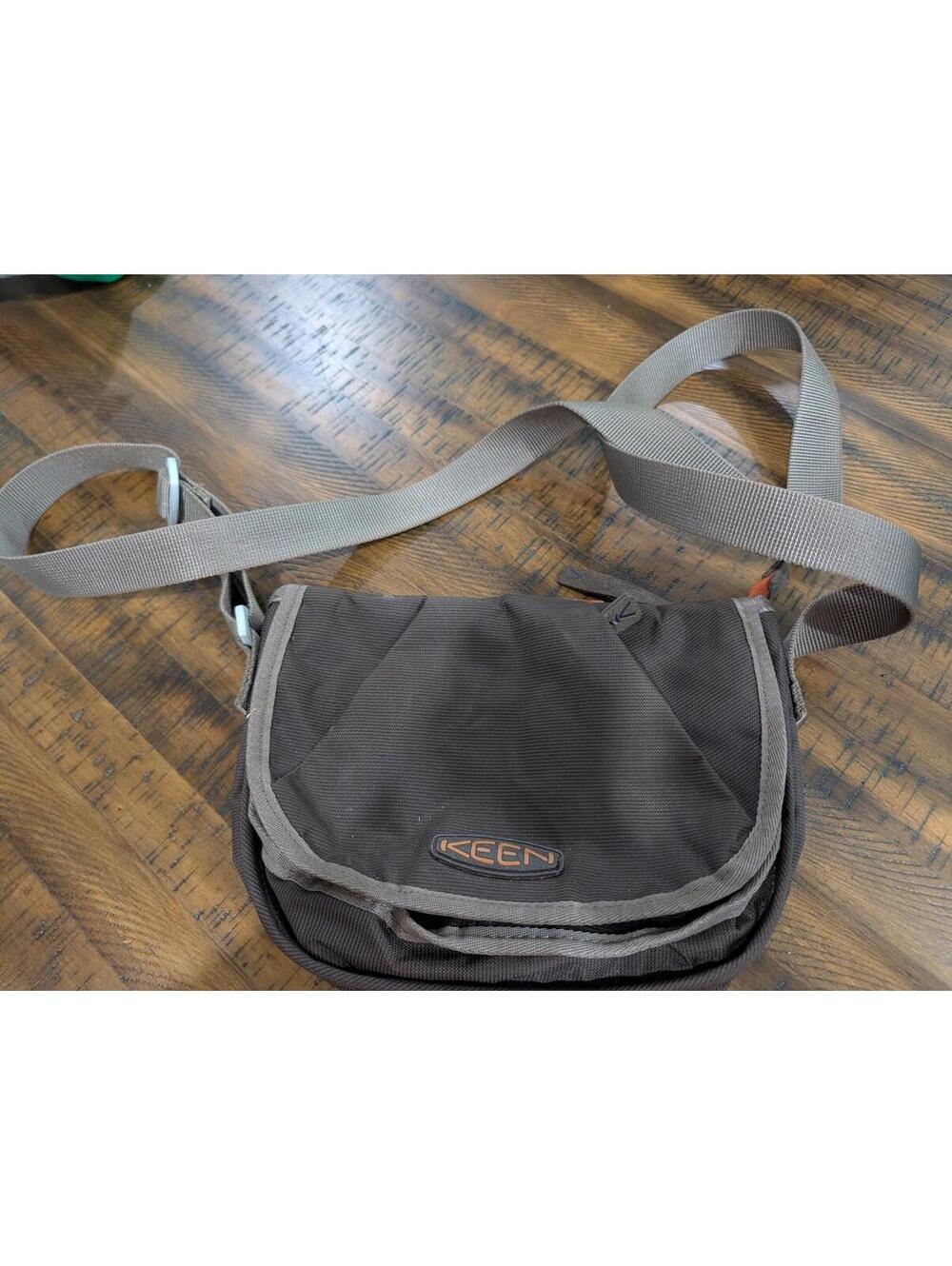 KEEN Crossbody Bag Purse Hybrid Transport Brown Outdoor Hiking Sport